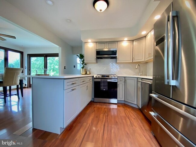Building Photo - 99 Ivy Ave
