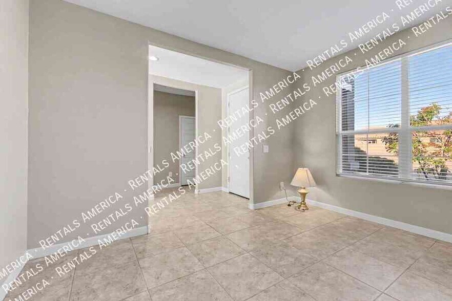 Building Photo - 17028 N Palo Verde St