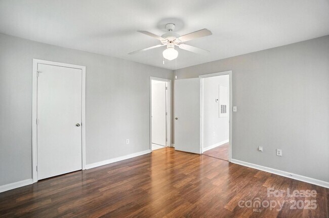 Building Photo - 9849 Campus Walk Ln