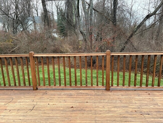 Building Photo - 5 Howes Ct