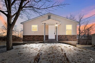 Building Photo - 3 Bedroom 1 Bath home, full basement, with...