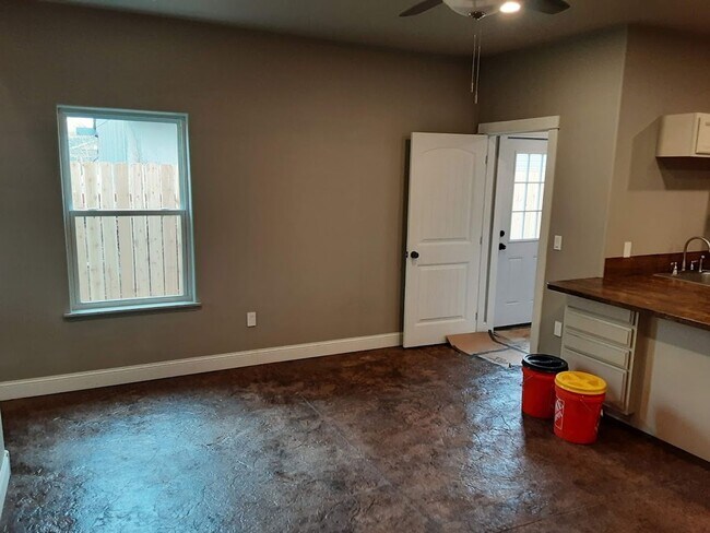 Building Photo - 1540 Holloway Ave