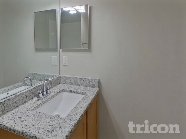 Building Photo - 9346 Black Thorn Loop