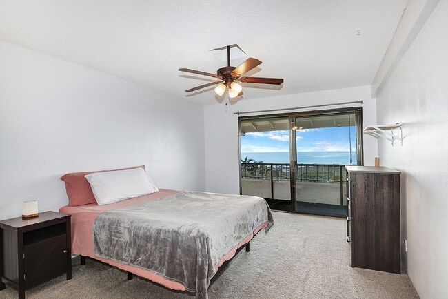 Building Photo - Introducing Your Ideal Getaway in Kailua Kona!