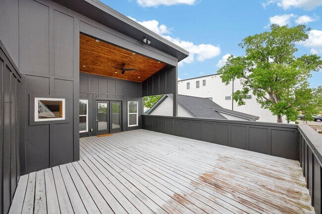 Building Photo - 4704A Kentucky Ave