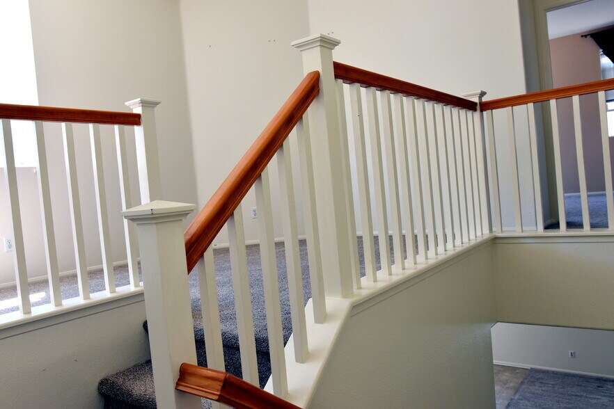 Building Photo - 25841 Silva Ct