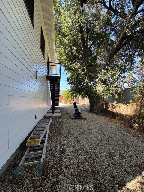 Building Photo - 122 E Brookdale Pl