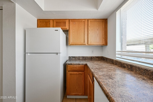 Building Photo - 10802 N 16th Ave