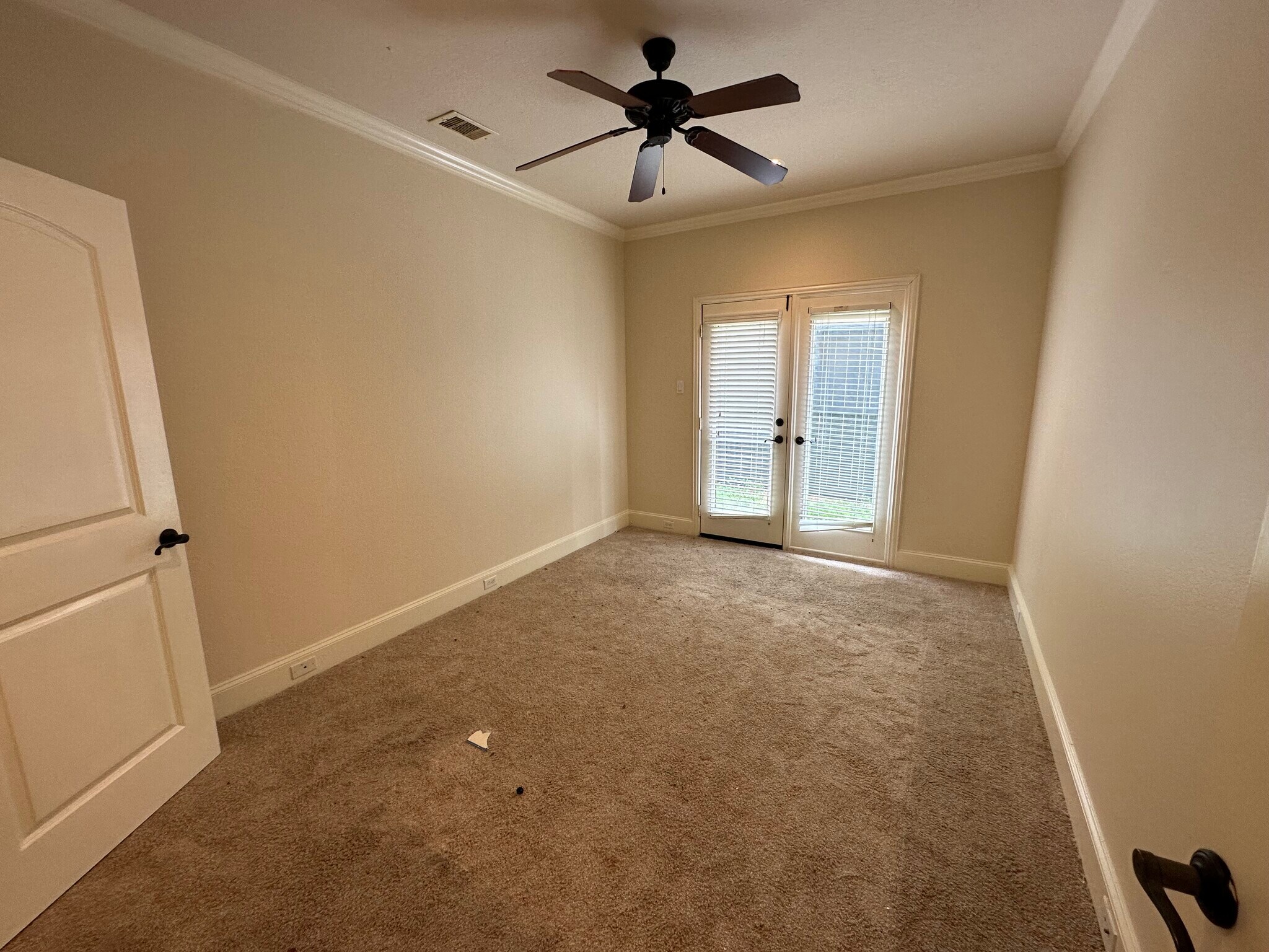 Building Photo - 6353 Richmond Ave