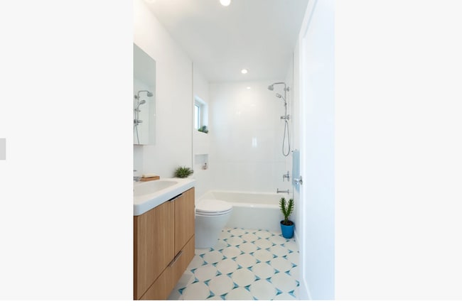 Building Photo - Stunning Designer-Renovated 4BR/3BA Single-Family Home in Outer Sunset, Just Blocks from Ocean Be...
