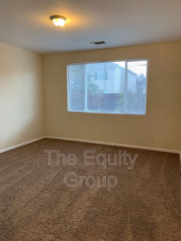 Building Photo - 3042 W Delta Ave