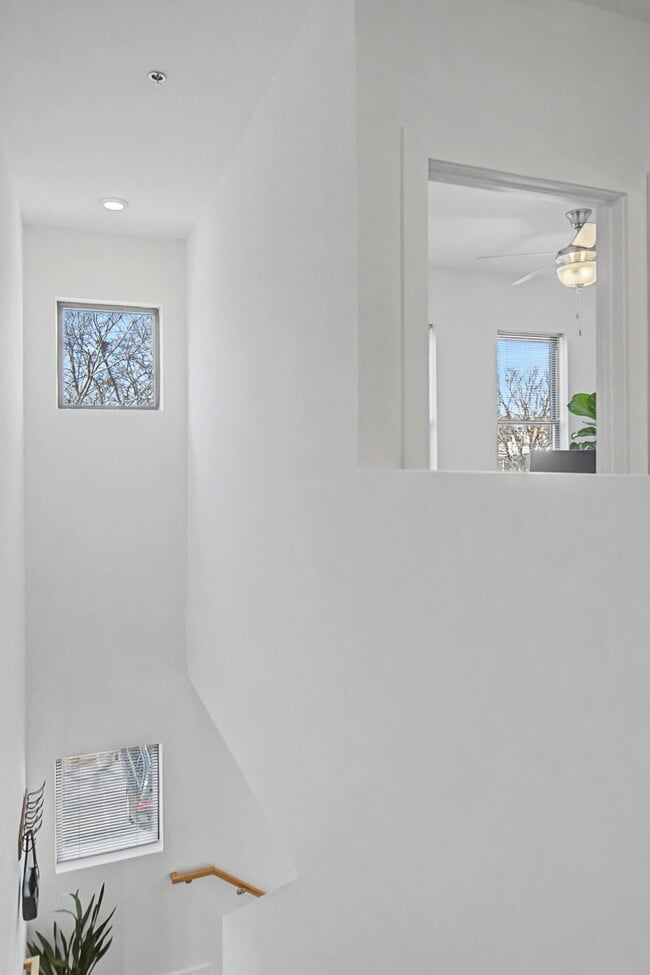 Building Photo - 1225 4th Ave S