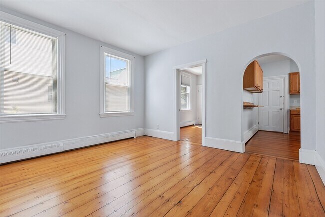 Building Photo - 174 Sydney St