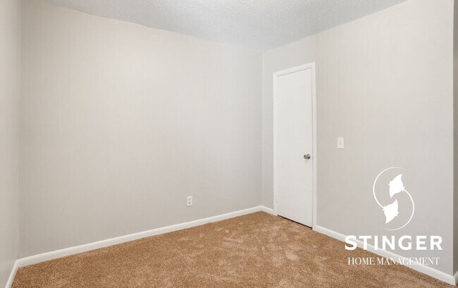 Building Photo - 31 Harding St