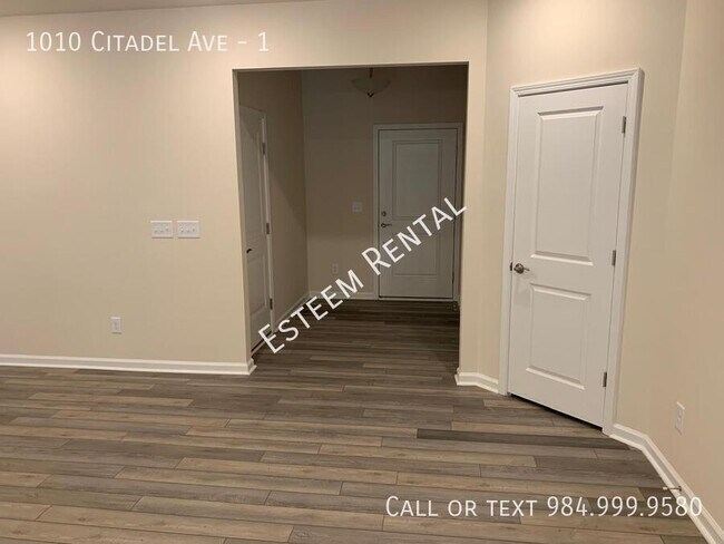 Building Photo - 1010 Citadel Ave