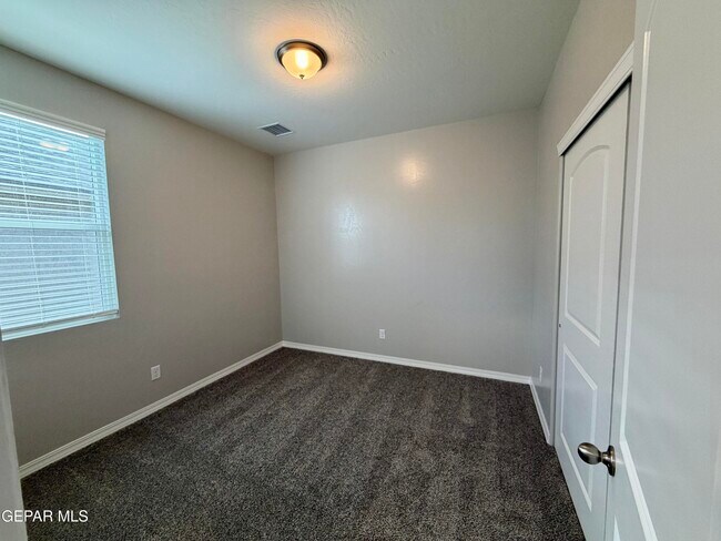 Building Photo - 138 Monteine Trl