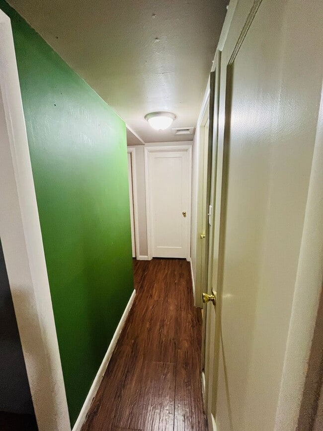 Building Photo - 515 Avenue C