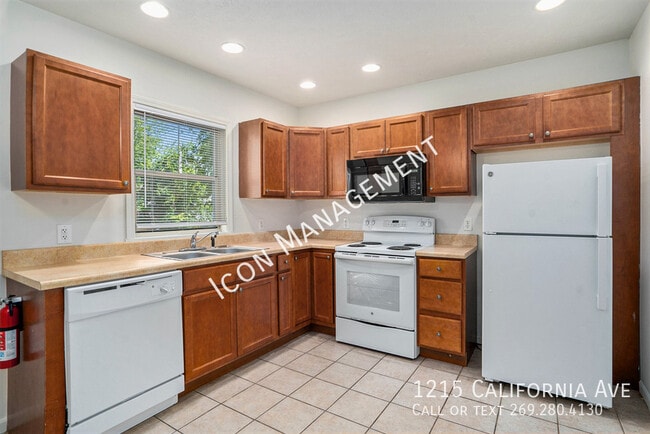 Building Photo - 1215 California Ave