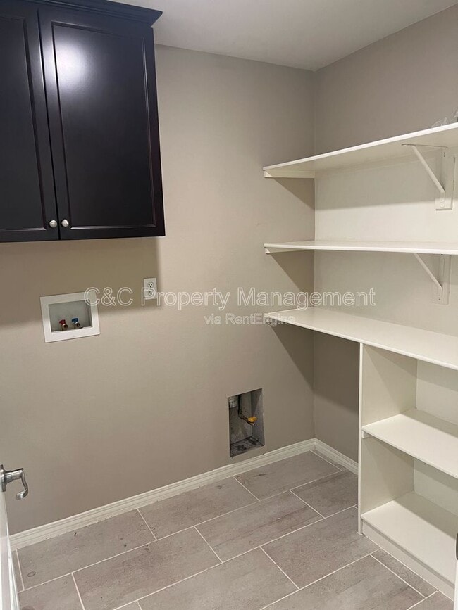 Building Photo - 6088 Sendero Ave