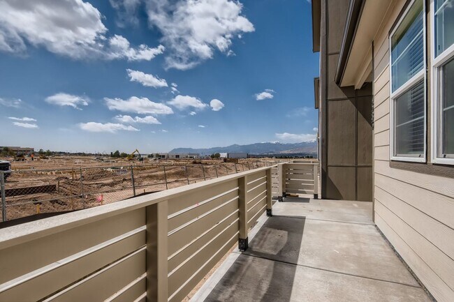 Building Photo - Welcome to this 3 bed, 2 and half bath town-home in Briargate area