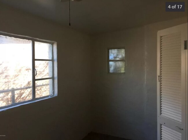 Building Photo - 2 Bed / 1 Bath Home