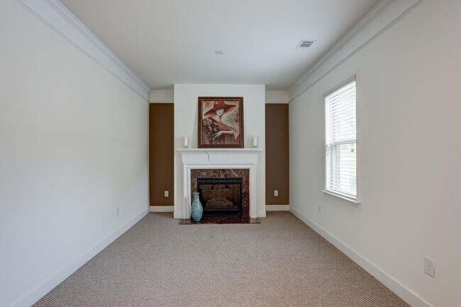 Building Photo - 104 Wellington Trce