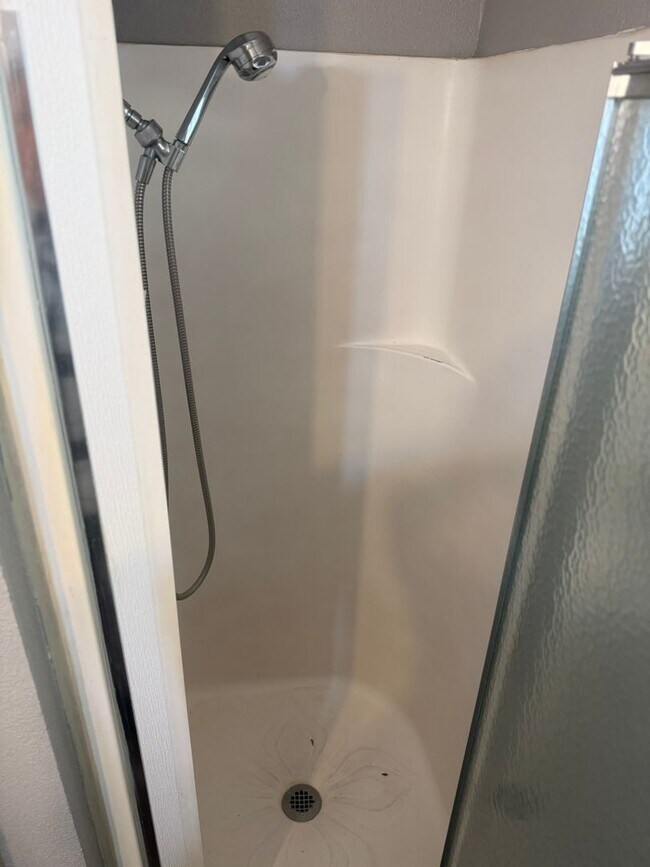 Building Photo - 1/2 off 1st Months Rent!!!!