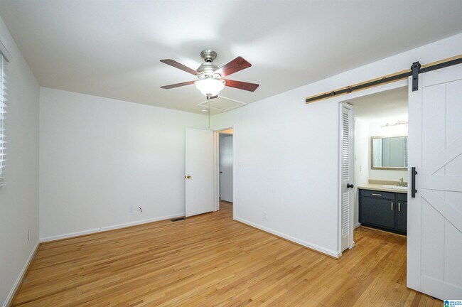 Building Photo - 1064 Sherbrooke Dr
