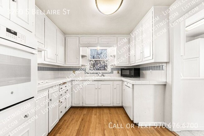 Building Photo - 3260 S Bellaire St