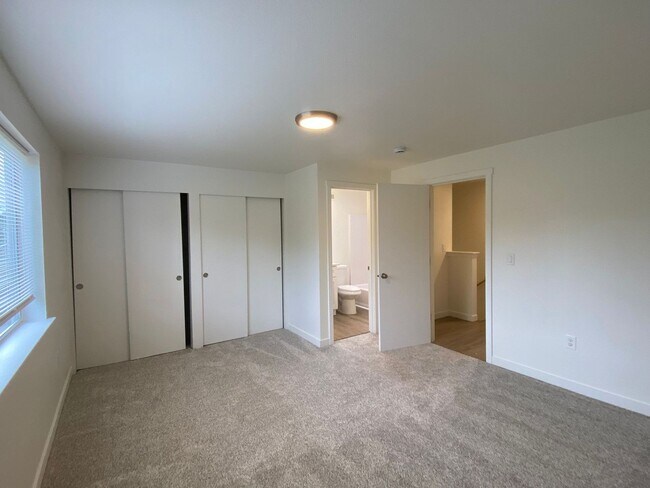 Building Photo - Charming 3-Bed, 2-Bath Home in Prime Feder...