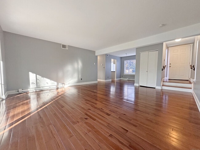 Building Photo - 109 Candlewood Dr