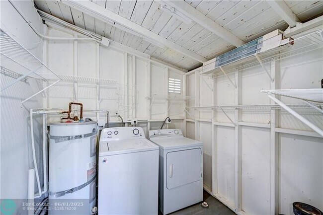 Building Photo - 5521 SW 39th St