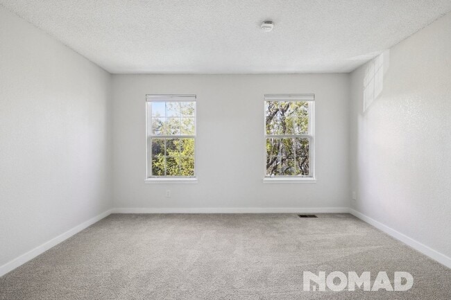 Building Photo - Charming 3BR Townhome in Centennial