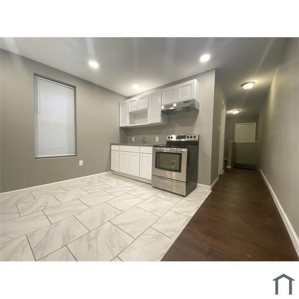 Primary Photo - 59 N 61st St