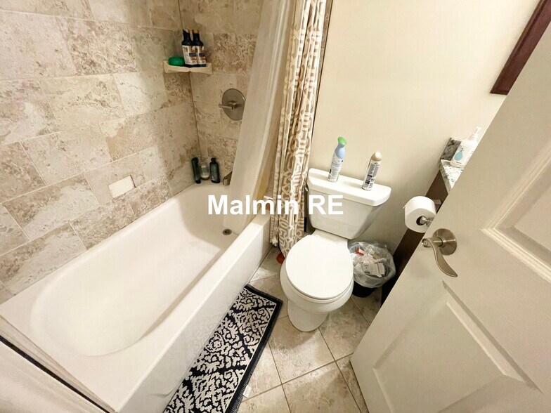 Building Photo - 1029 Tremont St