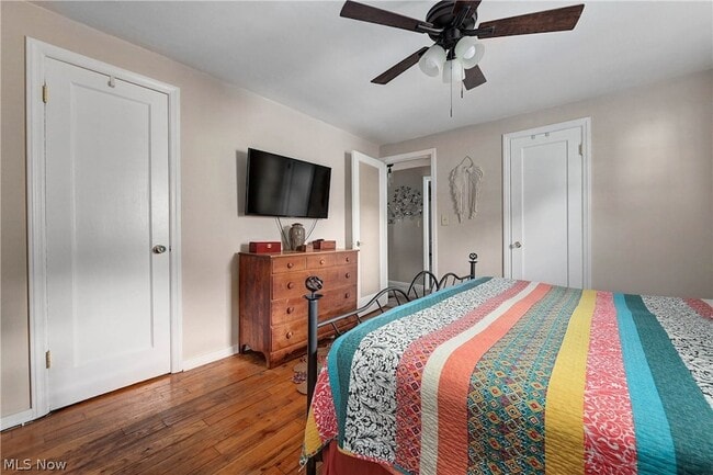 Building Photo - 1501 E 248th St