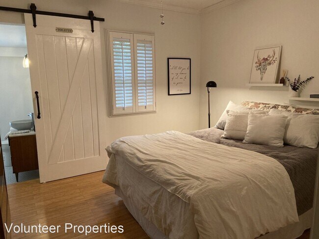 Building Photo - 3 br, 2 bath House - 401 Cleves St.