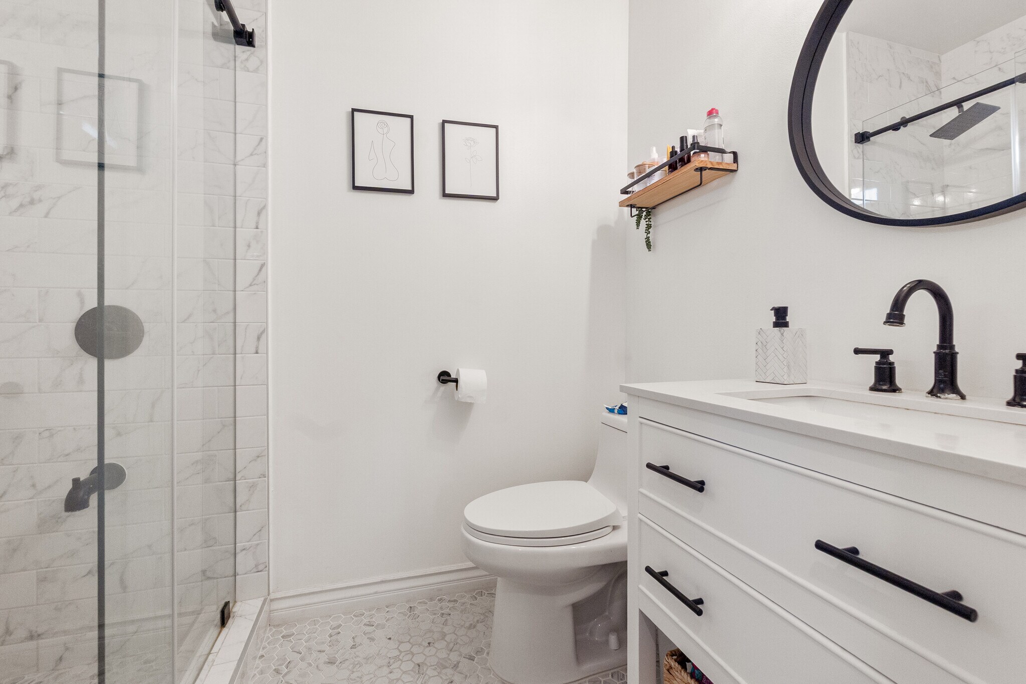 Bath #1 - 529 Isabel St