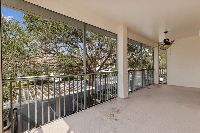 Building Photo - 4240 Central Sarasota Pky