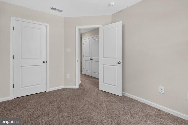 Building Photo - 109 Holstein Dr