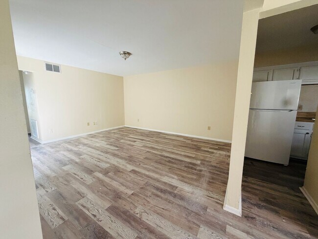 Building Photo - 7714 Bles Ave