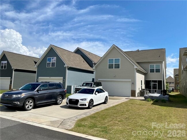 Building Photo - 6434 Raffia Rd