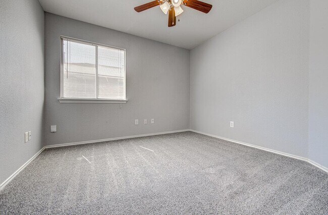 Building Photo - 1111 Whitley Dr