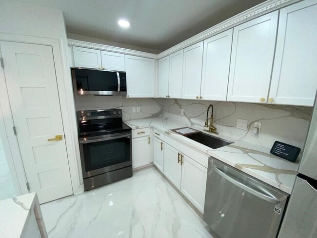 Building Photo - 4040 San Felipe St