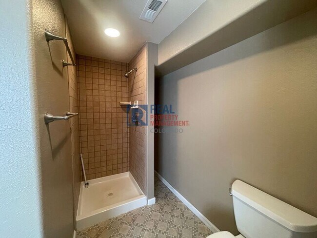 Building Photo - 6726 Annanhill Pl