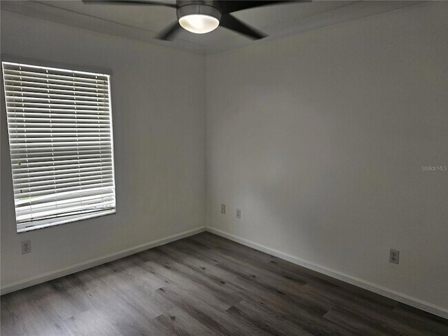 Building Photo - 9153 Oak Fern Dr
