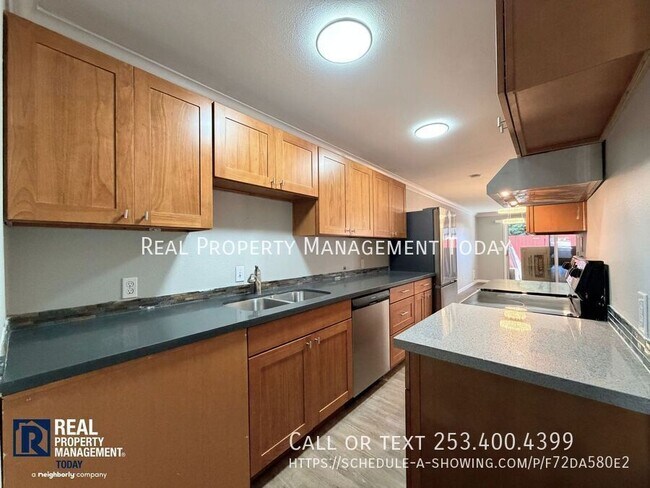 Building Photo - 1111 SW 148th St