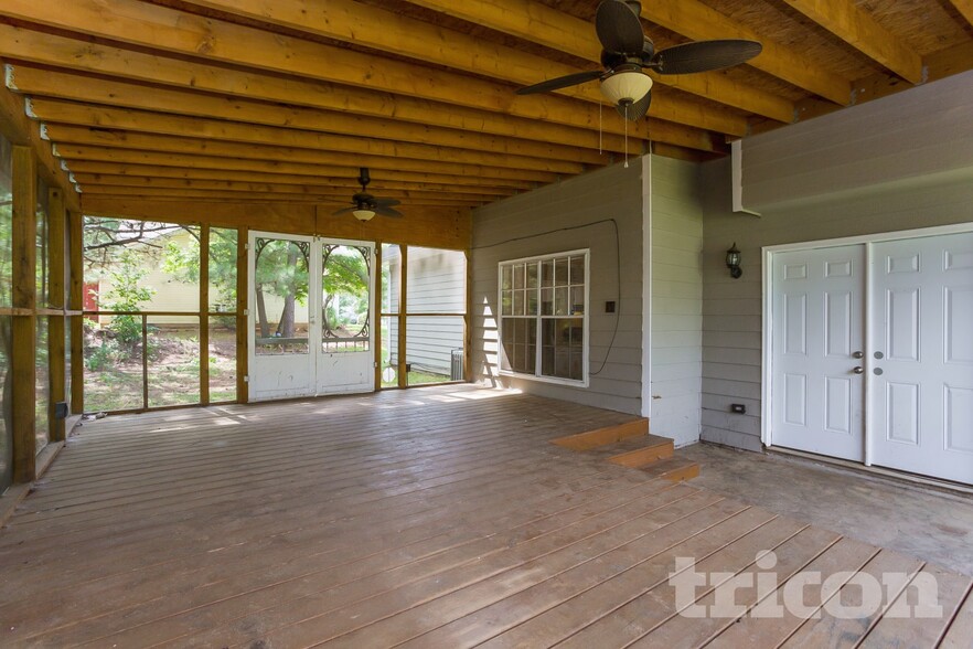 Building Photo - 2950 Patty Hollow