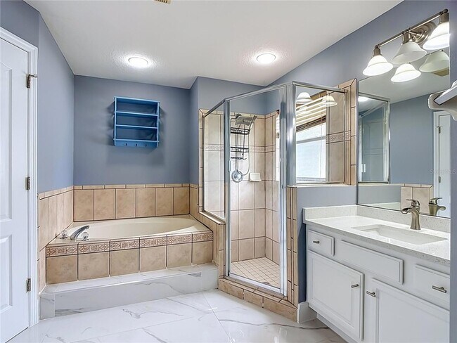 Building Photo - 4934 Lazy Oaks Way