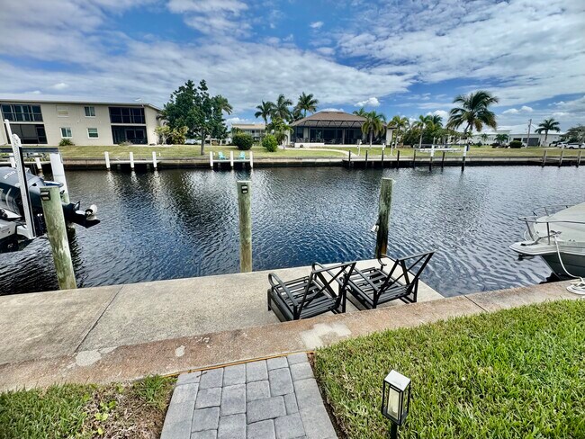 Building Photo - 1410 Vía Milanese